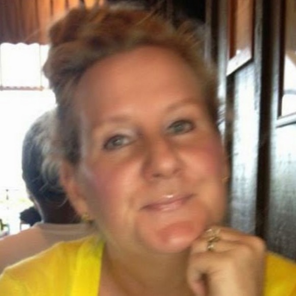 Meet your Posher, Deonna - Picture 1 of 1